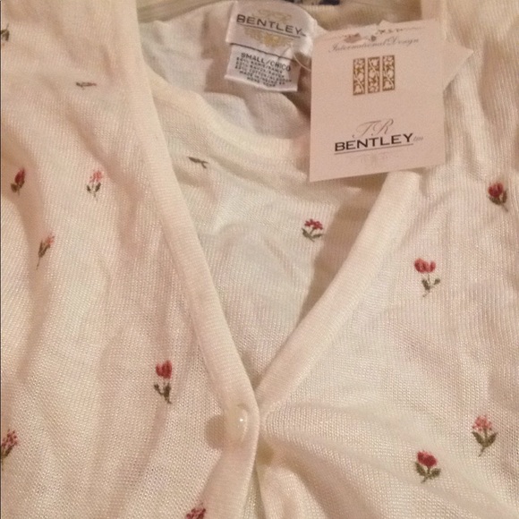 Sweater - Picture 4 of 4